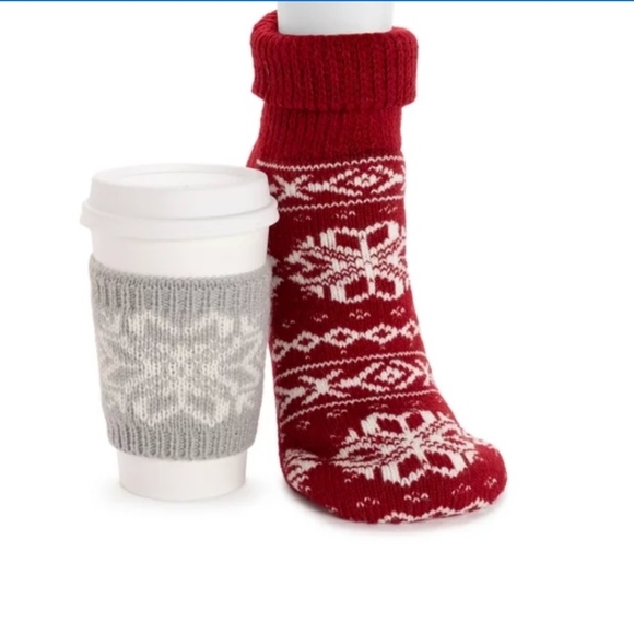 D20-NEW MUK LUKS Women's Thermal Ankle Slipper Sock Gift Set with Cup Sweater - Picture 1 of 7
